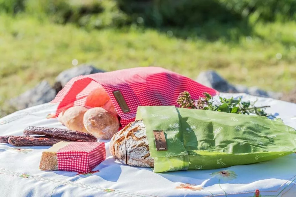 Brotwaxi - Bienenwachsbeutel + Selbstgemalte Dinkelbrot.